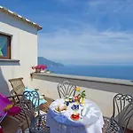 Bed and breakfast L'antico Borgo Dei Limoni 4*