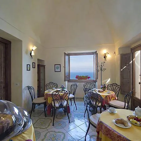 Bed & Breakfast L'antico Borgo Dei Limoni 4*