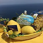 L'antico Borgo Dei Limoni Bed & Breakfast 4*
