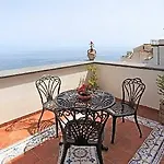 L'antico Borgo Dei Limoni Bed & Breakfast