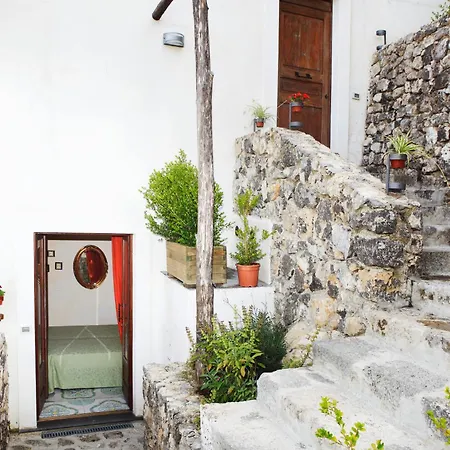 L'antico Borgo Dei Limoni