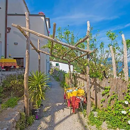 L'antico Borgo Dei Limoni Frühstückspension 2*