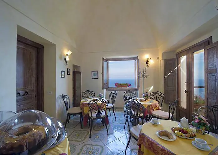 Bed and breakfast L'antico Borgo Dei Limoni 4*