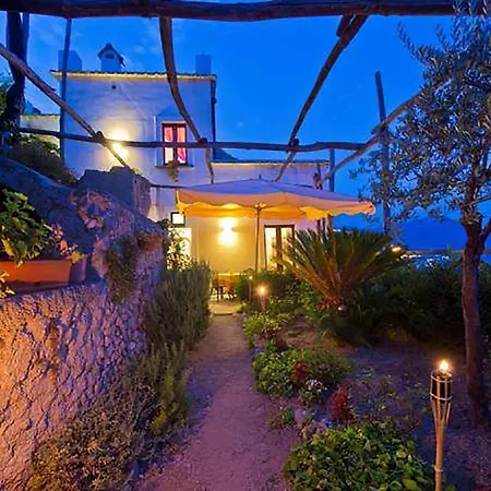 L'antico Borgo Dei Limoni Bed and breakfast 4*
